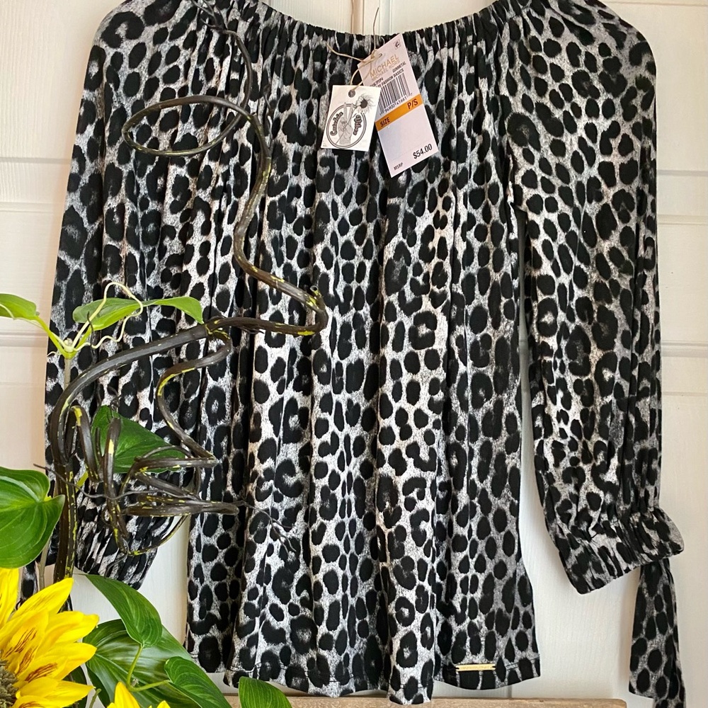 Michael Kors~ show you wild side Top